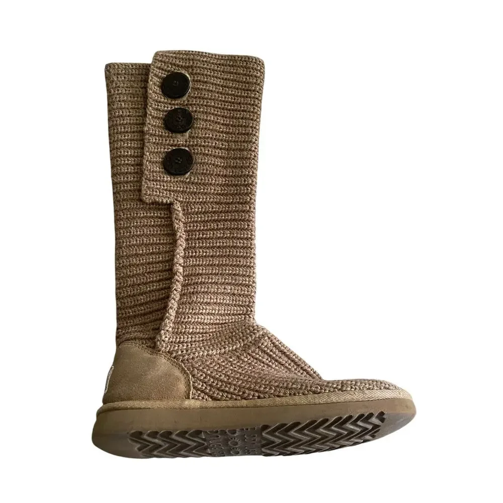 UGG Women’s Classic Cardy Boots Size 7 US / 38 EU Beige 5819 Sweater Boot Brown